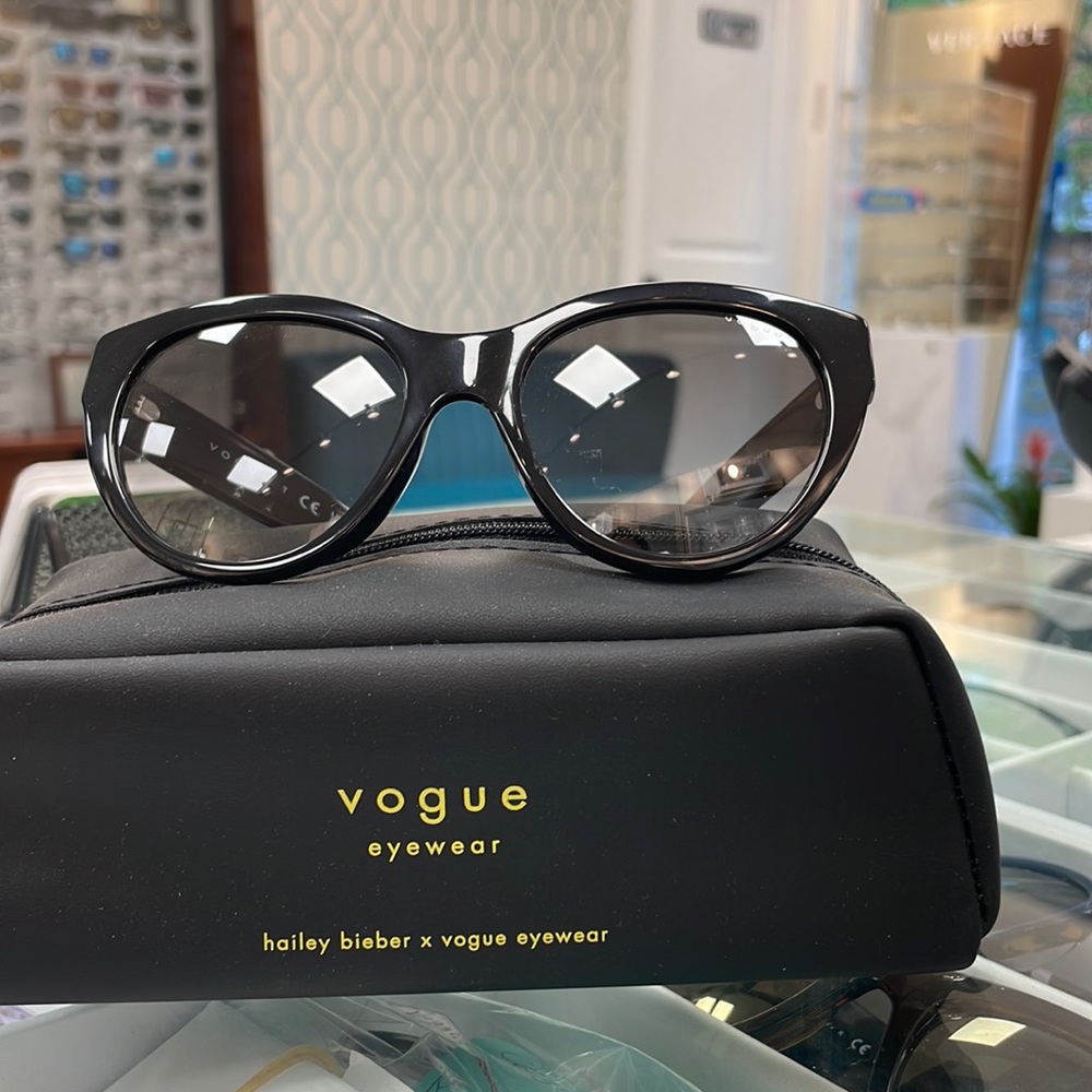 VOGUE SUNGLASSES